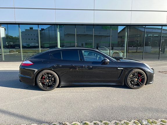 Porsche Panamera GTS 4 of 5