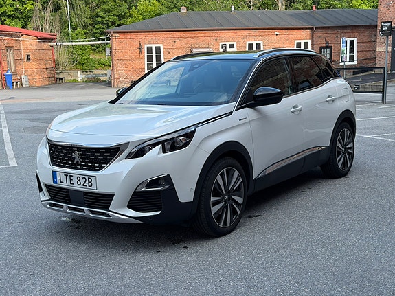 Peugeot 3008 3 of 5