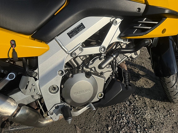 Suzuki DL1000 V-Strom 3 of 5