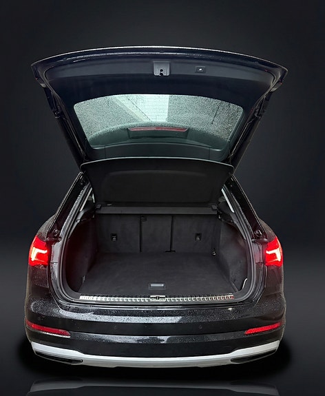 Audi Q3 2 of 5