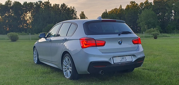 BMW 118d 4 of 5