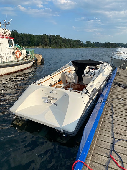 Barossa 8200 - Svenskbyggd Daycruiser 3 of 10