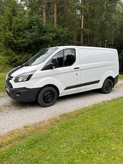 Ford Transit Custom 3 of 5