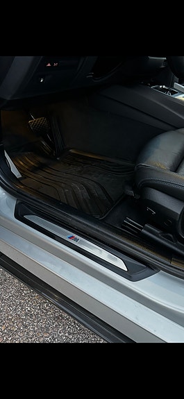 BMW 330e 10 of 23