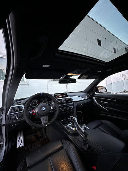 BMW 330e 8 of 23