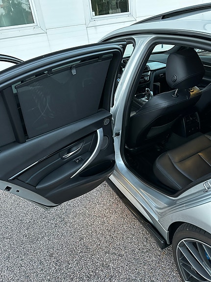 BMW 330e 11 of 23