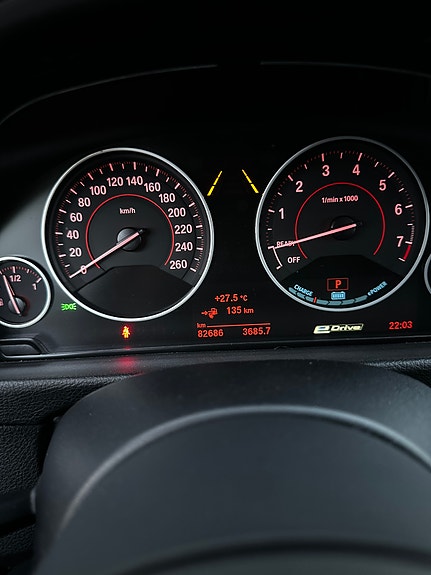 BMW 330e 16 of 23