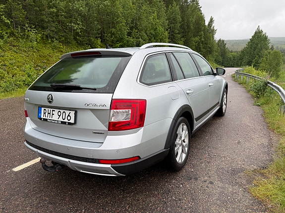 Skoda Octavia Scout 5 of 5