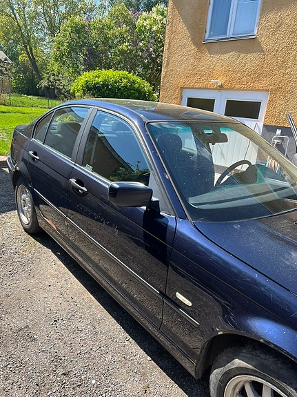 BMW 318i 5 of 5