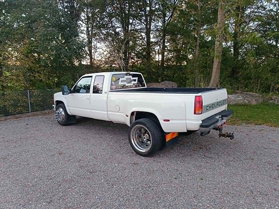 Chevrolet Silverado K3500 5 of 5