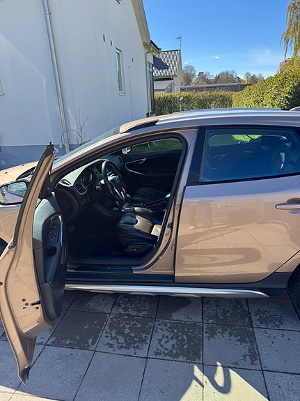 Volvo V40 Cross Country 16 of 16