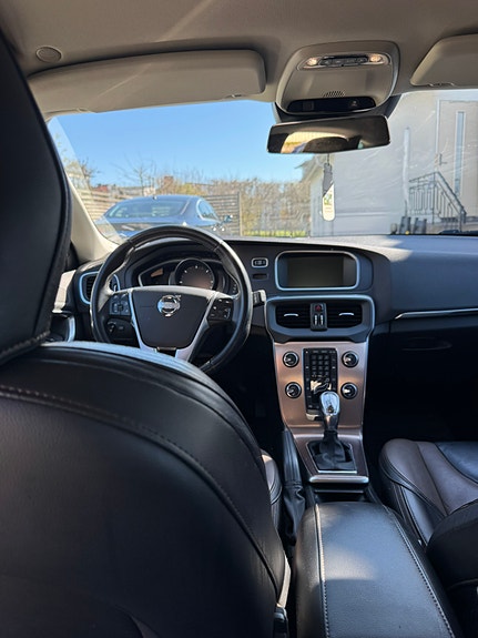 Volvo V40 Cross Country 11 of 16