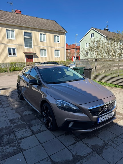 Volvo V40 Cross Country 3 of 5