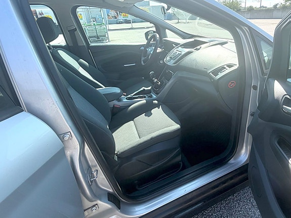 Ford C-Max 7 of 8