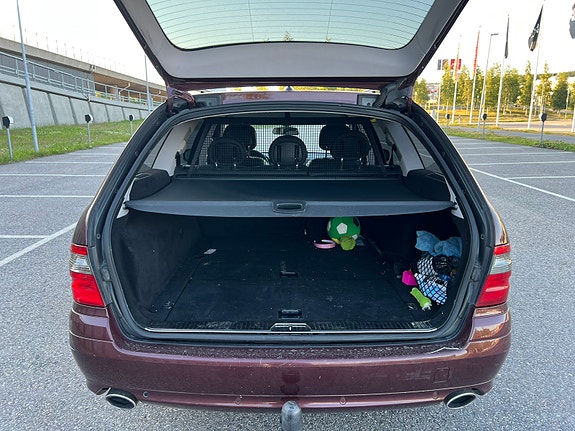 Mercedes-Benz E220 8 of 13