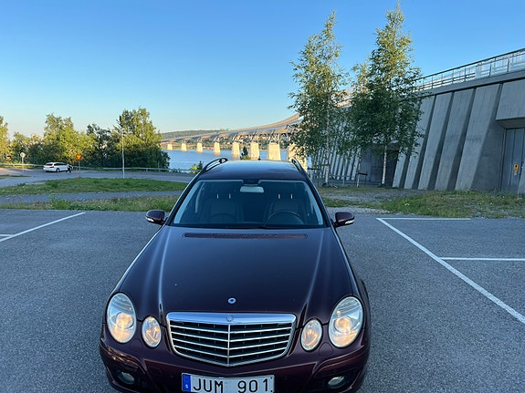 Mercedes-Benz E220 7 of 13