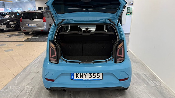 Volkswagen UP! 5 of 5