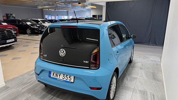 Volkswagen UP! 4 of 5