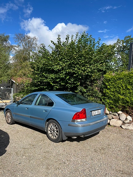 Volvo S60 2 of 3