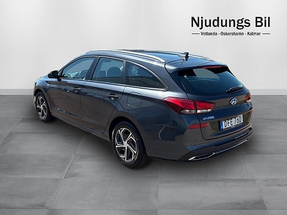 Hyundai i30 2 of 5