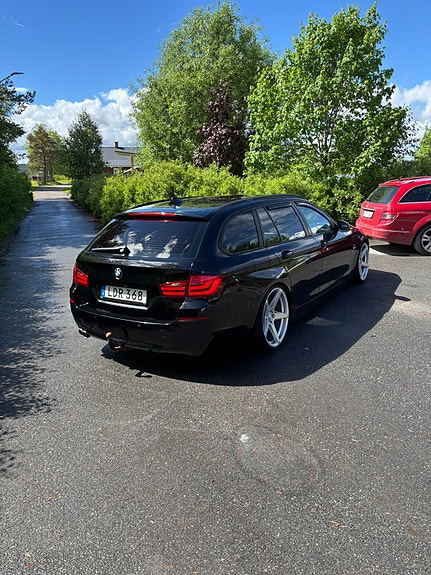BMW 520d 4 of 5