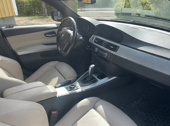 BMW 330d 3 of 3