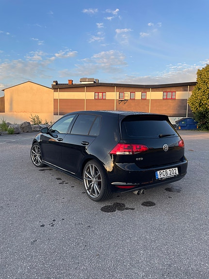 Volkswagen Golf VII 5 of 5