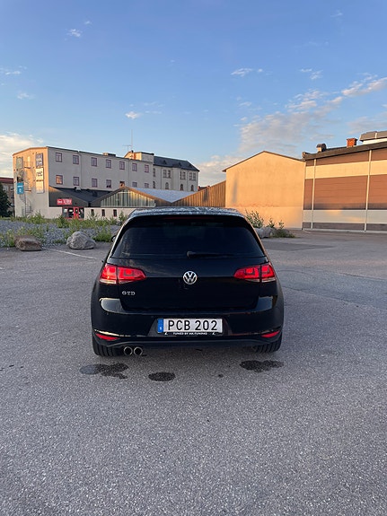 Volkswagen Golf VII 4 of 5