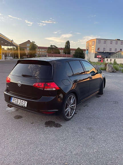 Volkswagen Golf VII 3 of 5