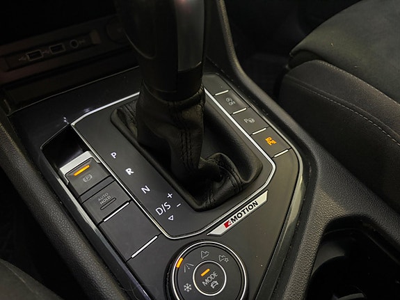 Volkswagen Tiguan 16 of 24
