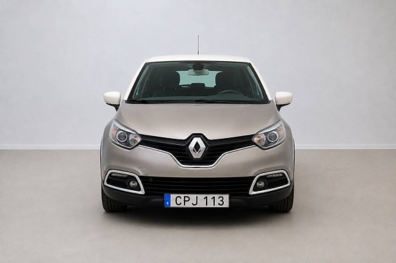 Renault Captur 3 of 5
