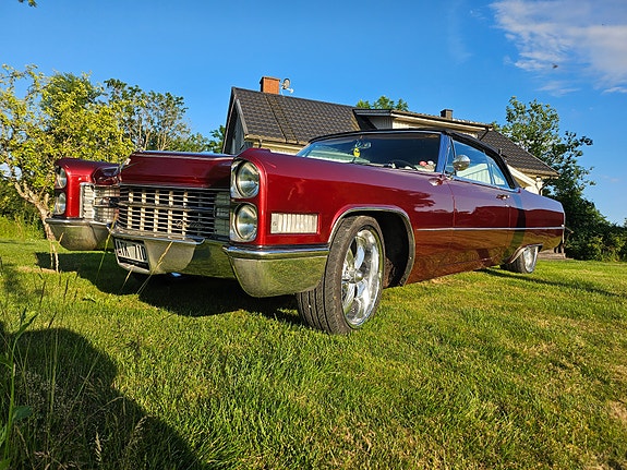 Cadillac De Ville photo 2