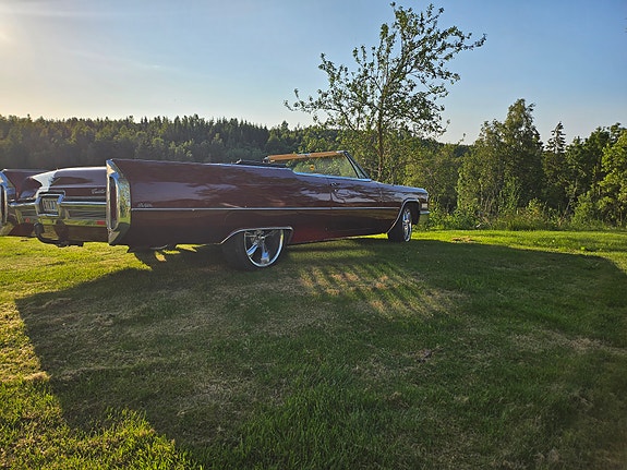 Cadillac De Ville photo 5