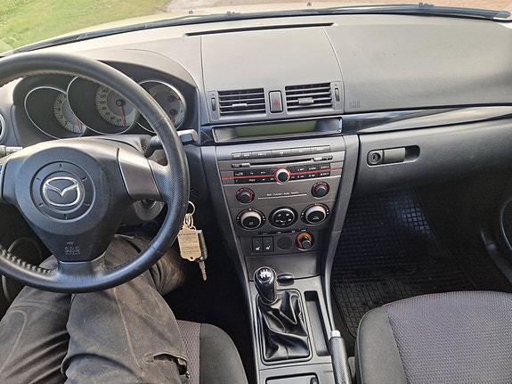 Mazda 3 2 of 5