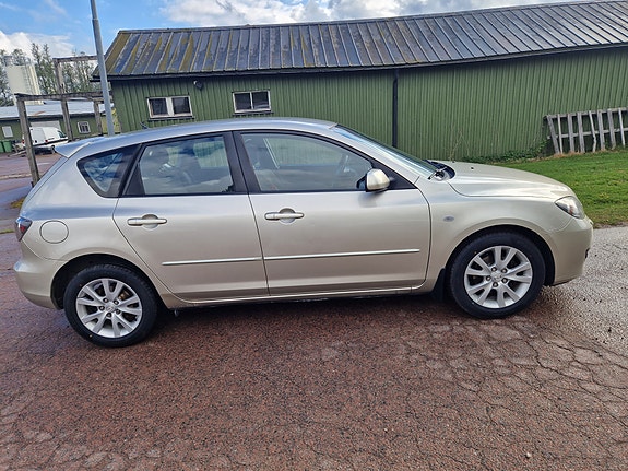 Mazda 3 3 of 5