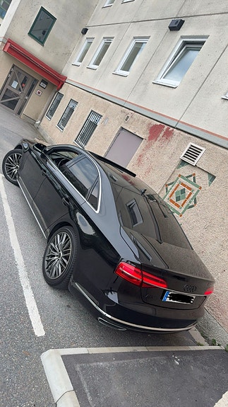 Audi A8 4 of 5