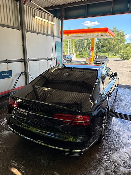 Audi A8 2 of 5