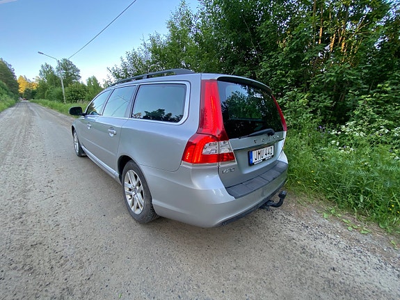 Volvo V70 5 of 5