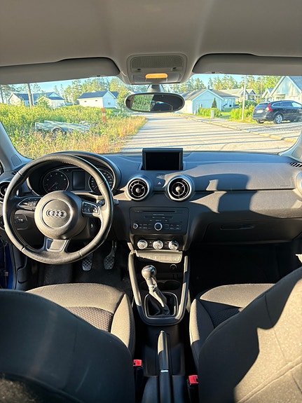 Audi A1 2 of 5