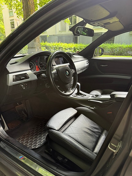 BMW 330d 6 of 7