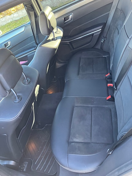 Mercedes-Benz E220 6 of 6