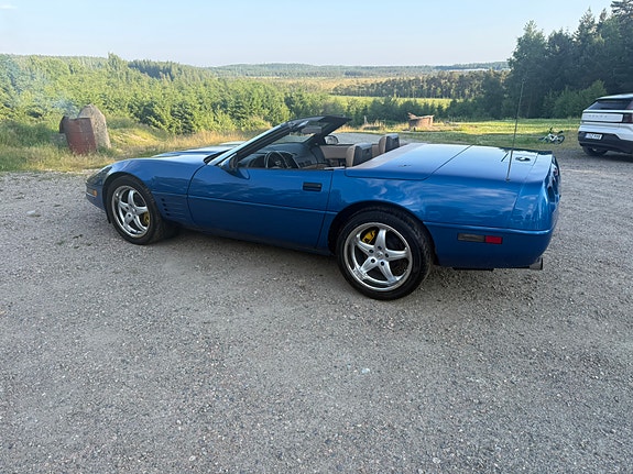 Chevrolet Corvette 3 of 8