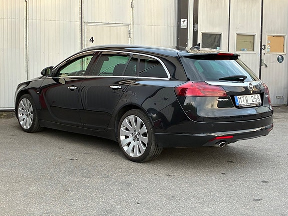 Opel Insignia 4 of 5