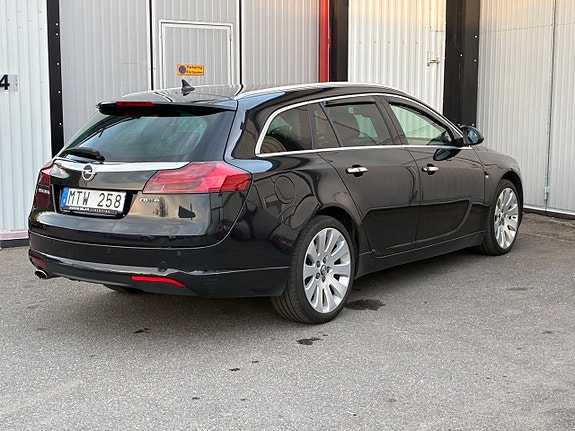 Opel Insignia 3 of 5