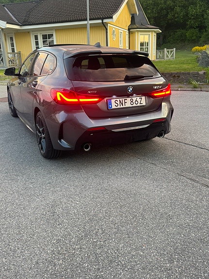 BMW 120d 2 of 5