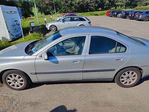 Volvo S60 2 of 5