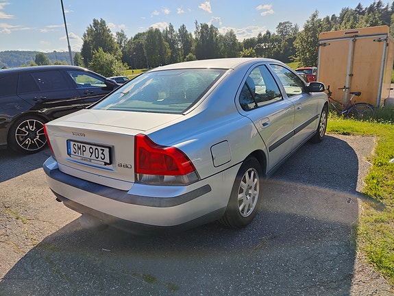 Volvo S60 3 of 5
