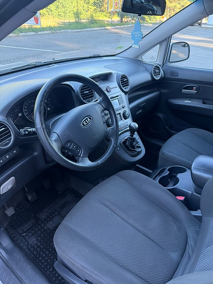 Kia Carens 5 of 5