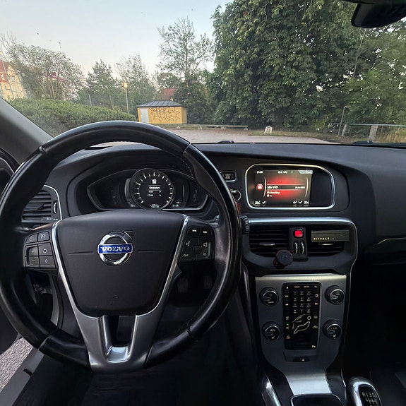 Volvo V40 4 of 5