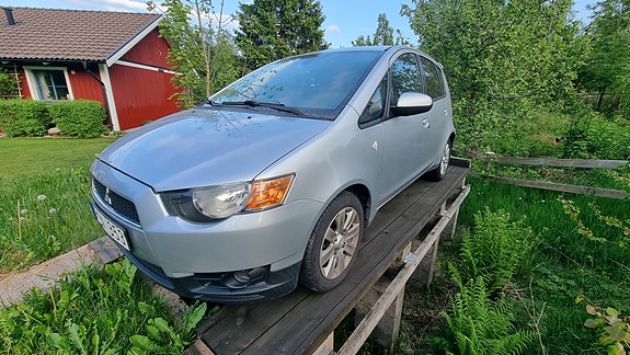 Mitsubishi Colt 3 of 5